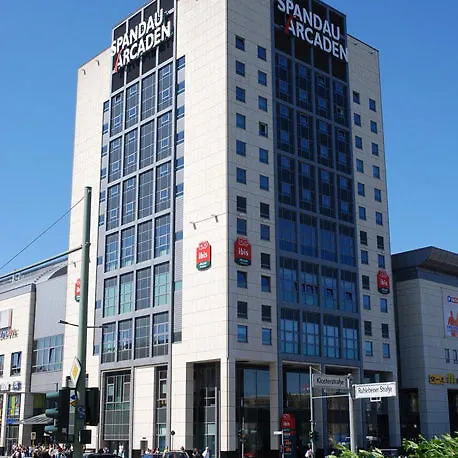 Ibis Hotel Berlin Spandau 2*,