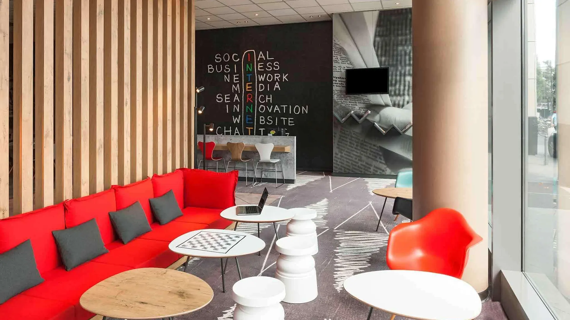 Ibis Hotel Berlin Spandau 2*,